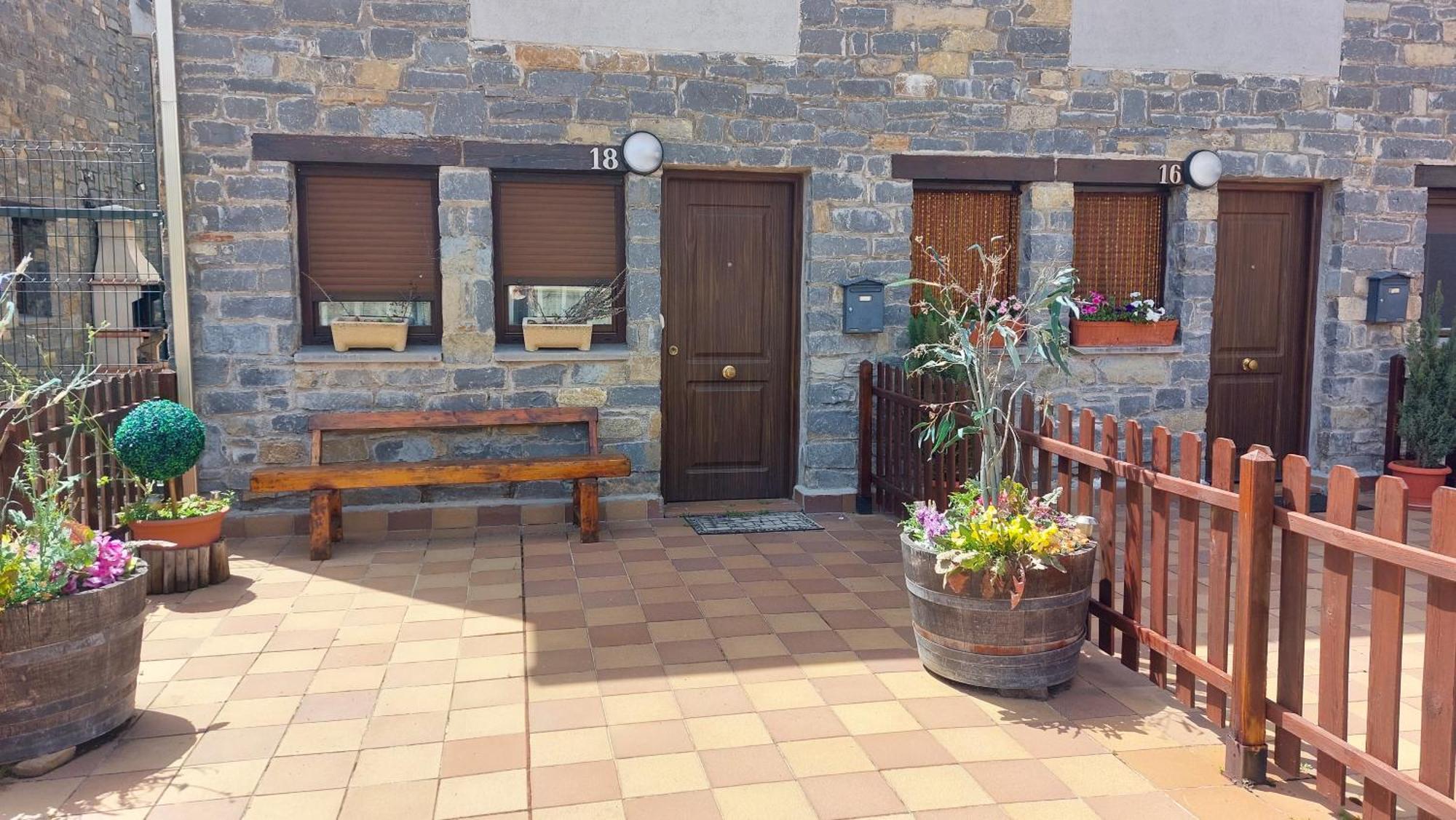 Apartamentos Castiello De Jaca 3000 מראה חיצוני תמונה